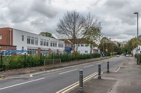 Chipstead Valley Primary School and... © Ian Capper :: Geograph Britain ...