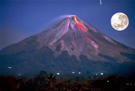 Major Eruption Imminent? Earthquake Swarms Reported At Mt. Hood, Mt ...