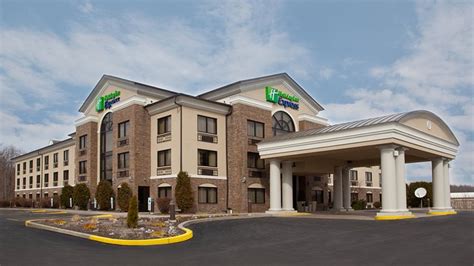 HOLIDAY INN EXPRESS GROVE CITY (OUTLET CENTER), AN IHG HOTEL $140 ...