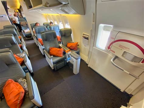 Boeing 777 300er Singapore Airlines Premium Economy