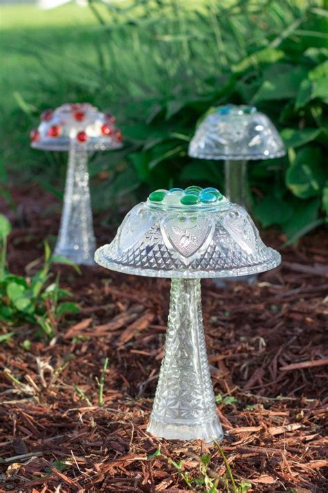 Enjoy this beautiful Glass Mushroom in your garden all year !! Add a ...