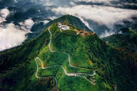 Intip Sejuta Keunikan saat Kemarau Panjang di Gunung Telomoyo, Wisata ...