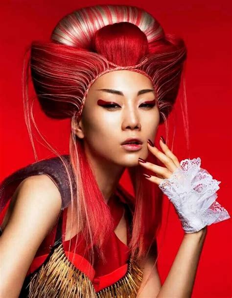 Geisha del futuro (Visita il nostro sito templedusavoir.org) Creative Hairstyles, Cool ...