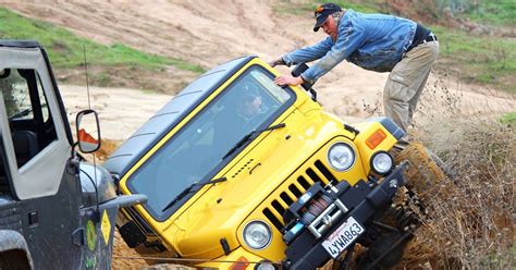 10 Pretty Basic Off-Roading Tips (And 10 No-Nos Guaranteed To Get People Stuck)