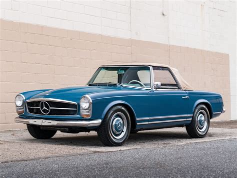 1965 Mercedes-Benz 230 SL | Fort Lauderdale 2019 | RM Sotheby's