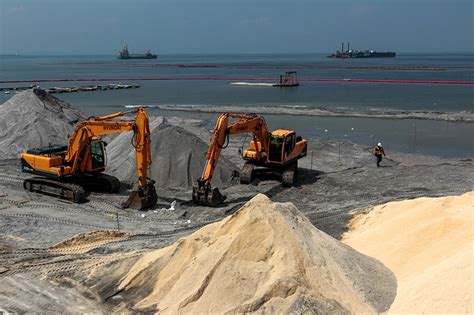 Not rehabilitation: Dumping 'white sand' in Manila Bay goes 'against ...