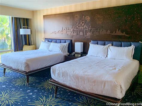 PHOTOS: Tour an Updated Room at the Disneyland Hotel! | the disney food blog