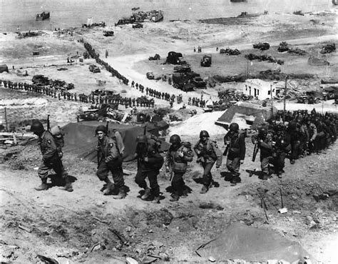 US 2nd Infantry Division Soldiers Easy Red Sector Omaha Beach D-Day +1 Normandy 1944 | World War ...