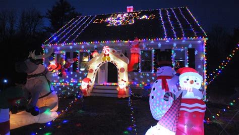 Christmas light displays you can drive by on the South Shore: Map