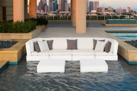 Ledge Lounger's Modular Sectional Offers Versatility| Aquatics International Magazine