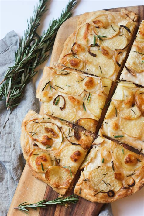 Potato and rosemary pizza