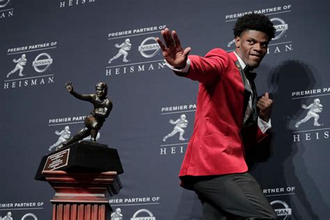 heisman trophy pose Archives - FanBuzz