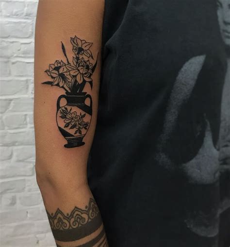 Vase by @lonewolftattoo - Tattoogrid.net