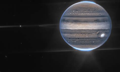 Webb Telescope Sees Jupiter and Its Auroras in a New Light - Universe Today