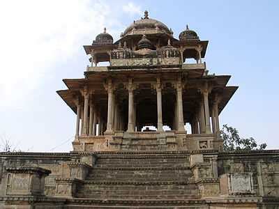 Chaurasi Khambon ki Chattri, Bundi| Chaurasi Khambon ki Chattri Photos ...