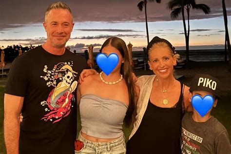 Sarah Michelle Gellar and Freddie Prinze Jr. Pose with Kids in Rare Family Vacation Photos