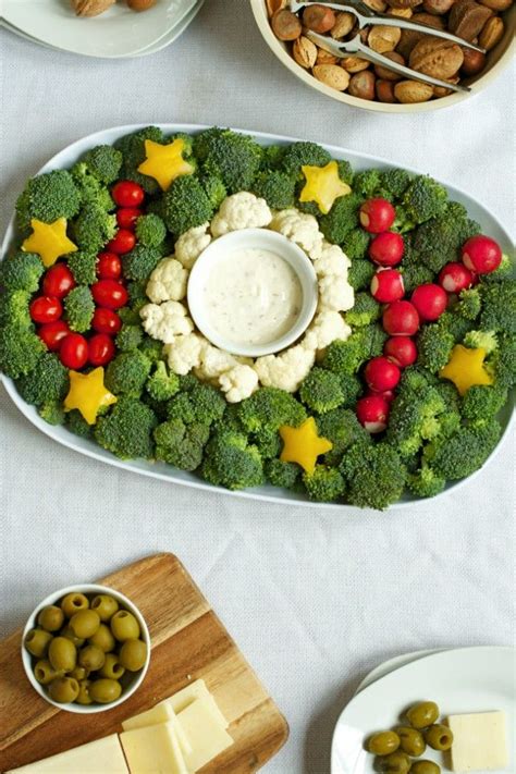 7 Holiday Veggie Tray Ideas - Mom to Mom Nutrition