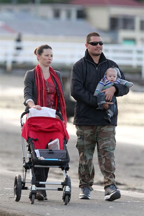 Candids:Evi with family in Wellington, NZ (Aug 21 2011) - Evangeline Lilly Photo (24738631) - Fanpop