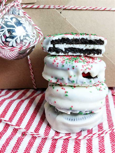 Easy Chocolate Dipped Oreo Christmas Cookies - On The Go Bites