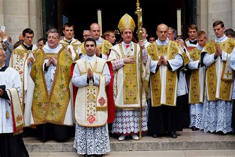 RORATE CÆLI: Important Traditional Catholic news from France