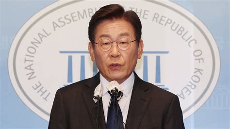 Lee Jae-myung announces candidacy for party leader... "I'm going to make a Democrat that wins ...