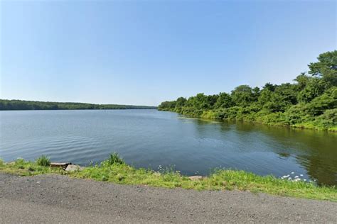 Man drowns after rescuing 2 kids swimming at Pennsylvania state park