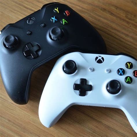 How To Sync Xbox One Controller | Xbox controller, Xbox one controller, Xbox one