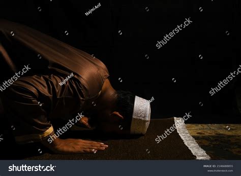 Picture Men Perform Sujud On Praying Stock Photo 2146688855 | Shutterstock