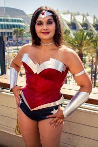 Golden Lasso Cosplay Wonder Woman New 52 – The Golden Lasso