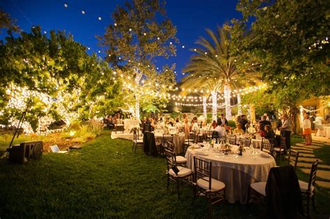 What makes a great backyard wedding venue? - Backyard Weddings