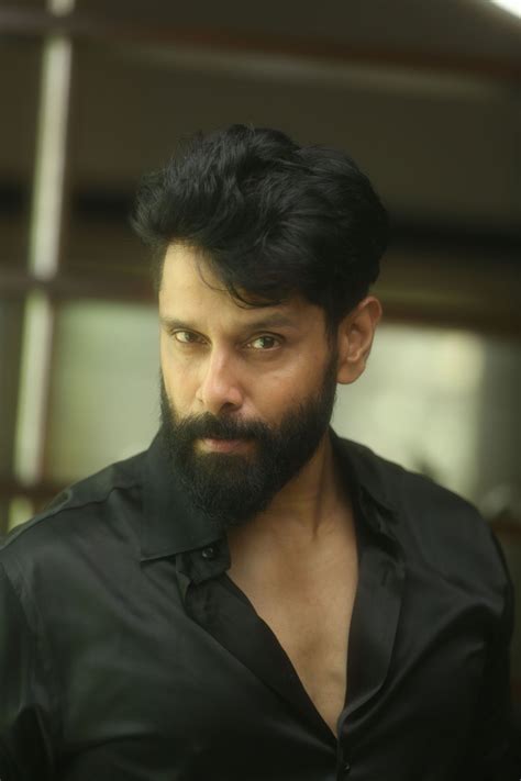 Chiyaan Vikram Hairstyle In Iru Mugan - Hairstyle Guides