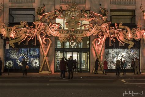 Barneys New York – NYC Christmas Window Display 2014 | photoframd.com