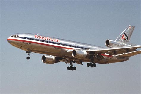 Tails Through Time: American Airlines Picks the DC-10