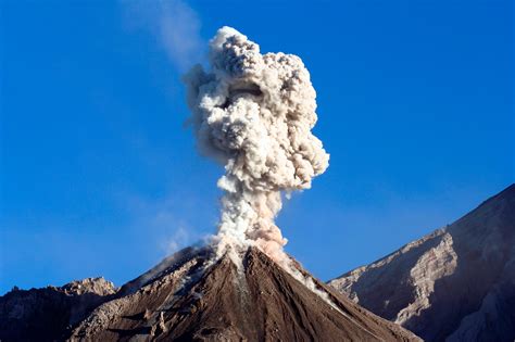 In Guatemala, a treacherous hike to one of the world’s most active volcanoes - The Washington Post