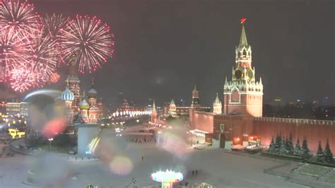 Russia: Moscow welcomes New Year with magnificent fireworks | Video Ruptly