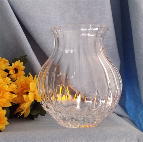 "Bretagne" Crystal Vase - Gracefully Shaped - Free Shipping! | www.home-treasures.com