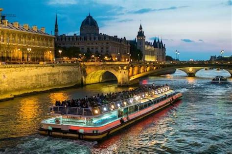 Eiffel Tower and Seine River Cruise Tour - City Wonders