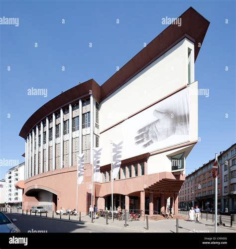 Museum of modern art frankfurt hi-res stock photography and images - Alamy