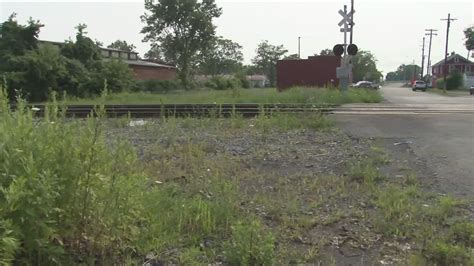 Police: Pedestrian hit and killed by train in North Tonawanda | wgrz.com