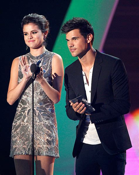 Selena Gomez’s Boyfriend: What To Know About Her Love Life – Hollywood Life