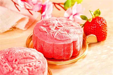 Strawberry Milk Ice Cream Mooncake - Rich Products Malaysia