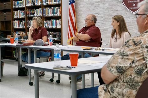 Lovelady ISD Plans New Budget, Updates Progress on Track - The Messenger News