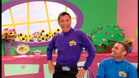 The Wiggles Show! (TV Series 4) Theme Song (Episode 4) - YouTube