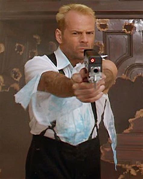 The Fifth Element - Bruce Willis - Korben Dallas - Character profile ...