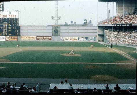 Connie Mack Stadium, Philadelphia, PA, June 5, 1960 – Doubleheader action between the Pirates ...