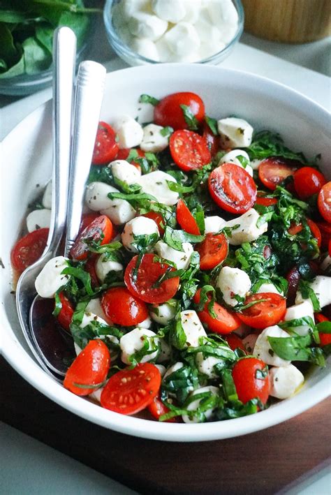 Easy Caprese Salad Recipe with Spinach - Posh Plate