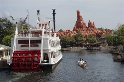 Mark Twain Riverboat | Tokyo Disneyland