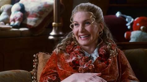 Elizabeth Mitchell Returns as Mrs. Claus in Disney+'s The Santa Clause