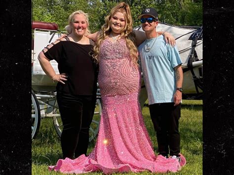 'Honey Boo Boo' Wears Pink Prom Dress In Pics With BF and Mama June