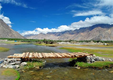 Top 10 Most Famous Valleys in India | List of Beautiful Valleys in India